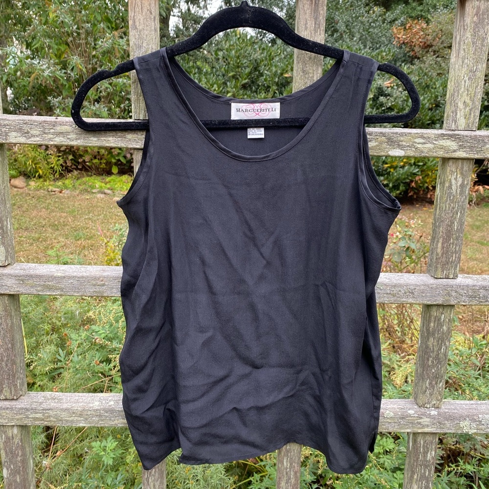 vintage 100% silk tank top size S 🖤